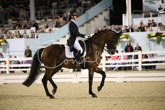 BW183082